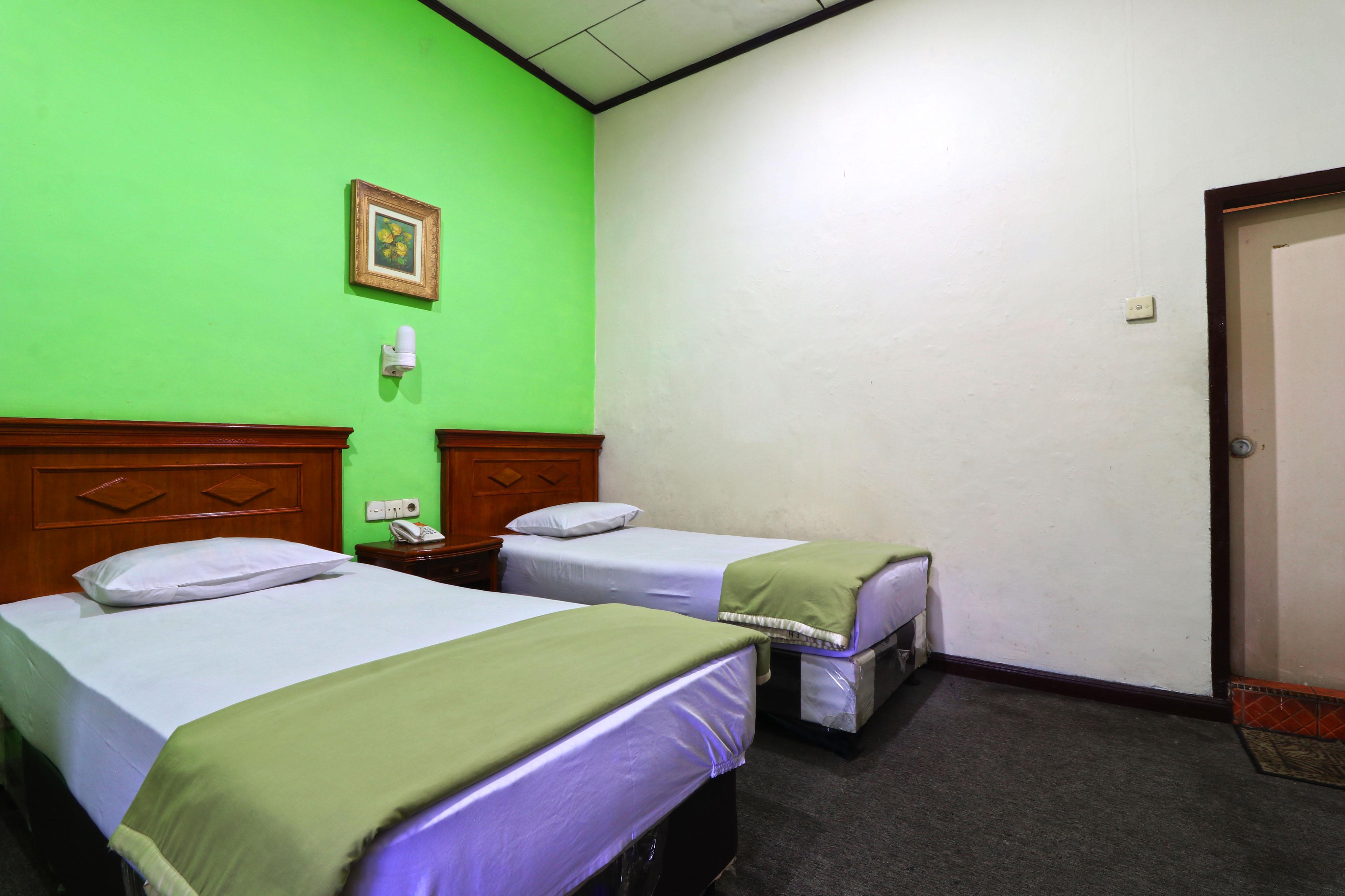 Hotel Sumatera Медан Екстериор снимка