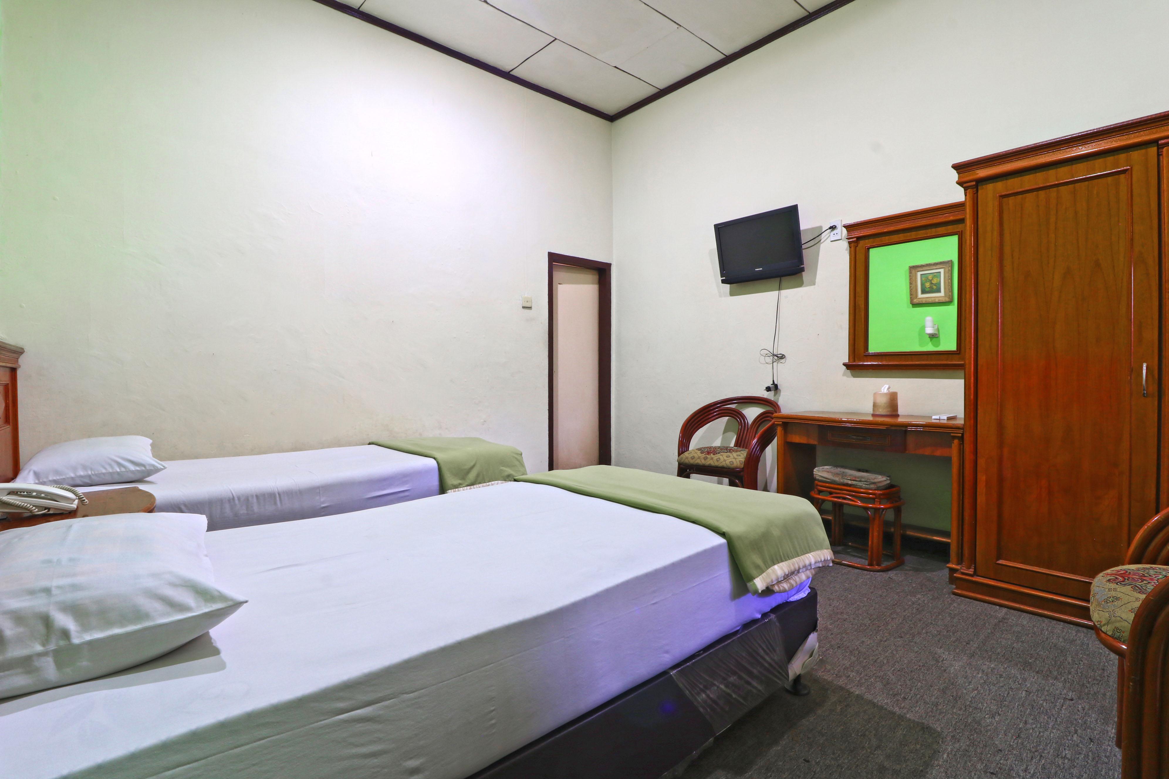 Hotel Sumatera Медан Екстериор снимка