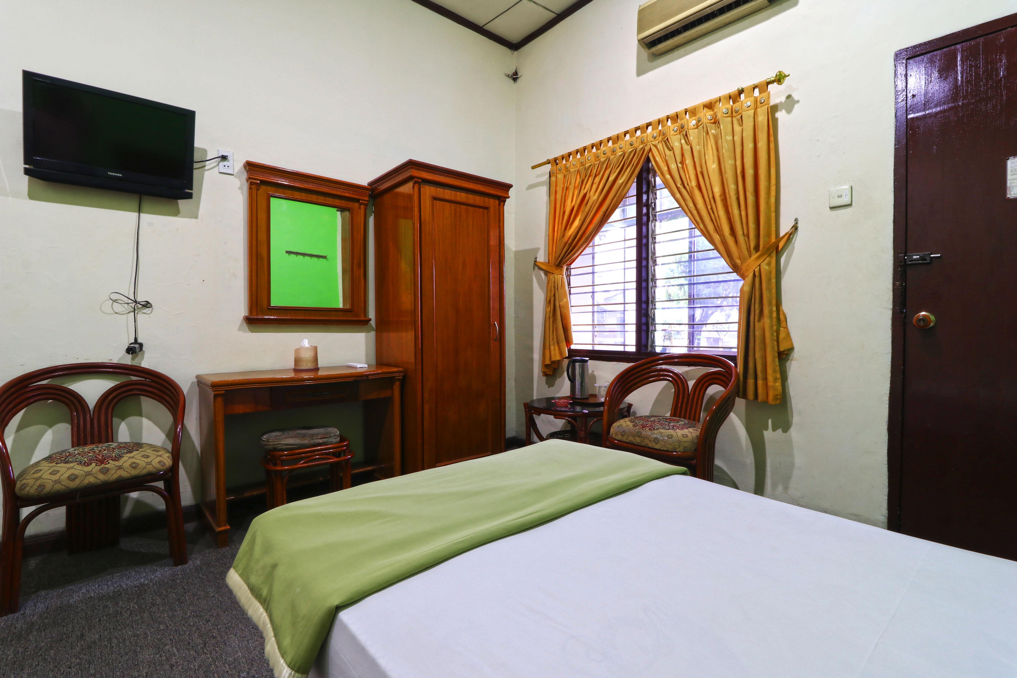Hotel Sumatera Медан Екстериор снимка