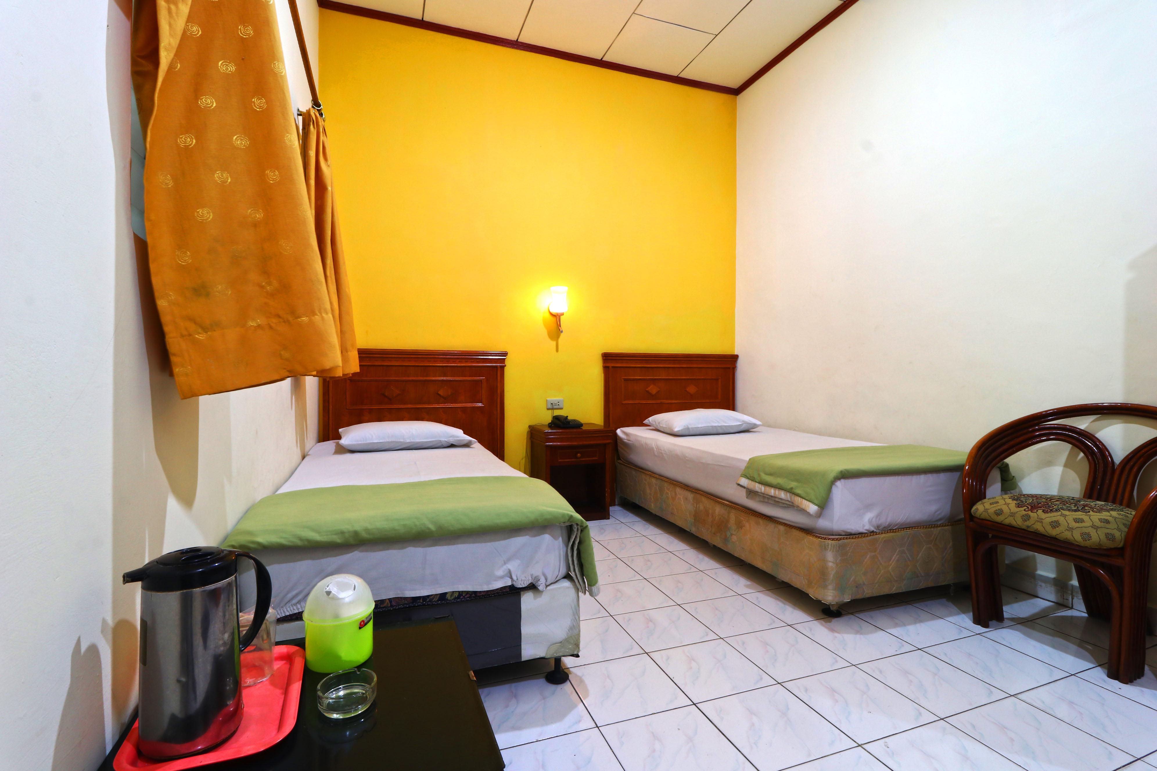 Hotel Sumatera Медан Екстериор снимка