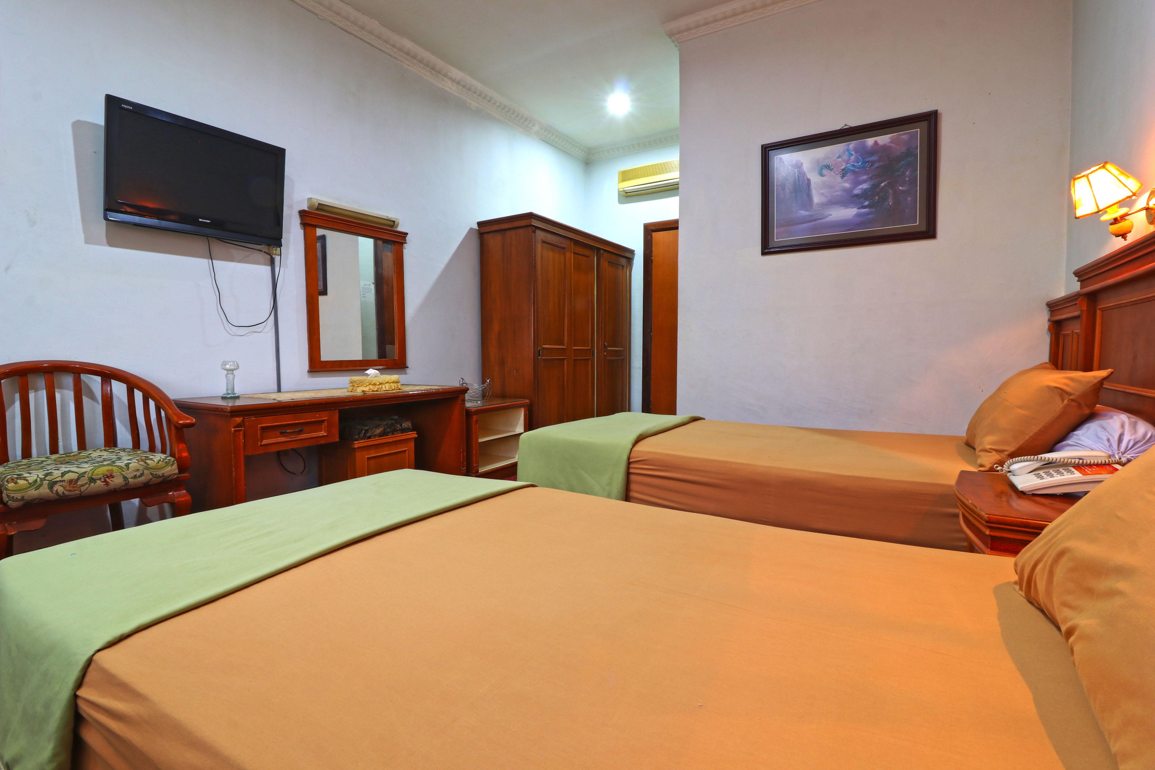 Hotel Sumatera Медан Екстериор снимка