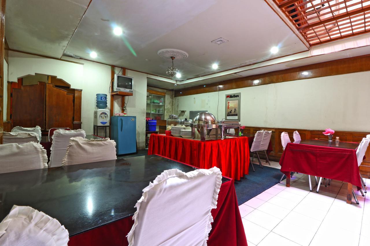 Hotel Sumatera Медан Екстериор снимка